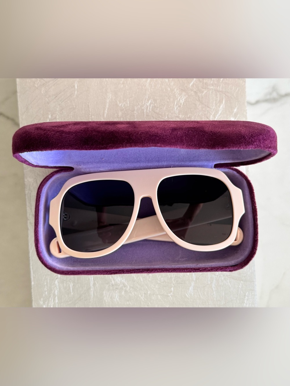 Gucci Oversized Aviator Shield Sunglasses with Dark Lenses - Picture 3 of 7